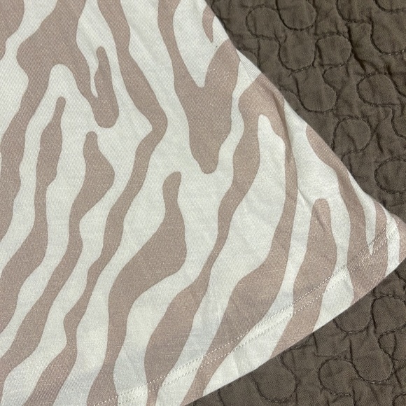 Women’s eyelet flutter-sleeve top - Picture 6 of 10